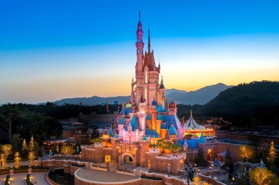Hong Kong &amp; Disneyland